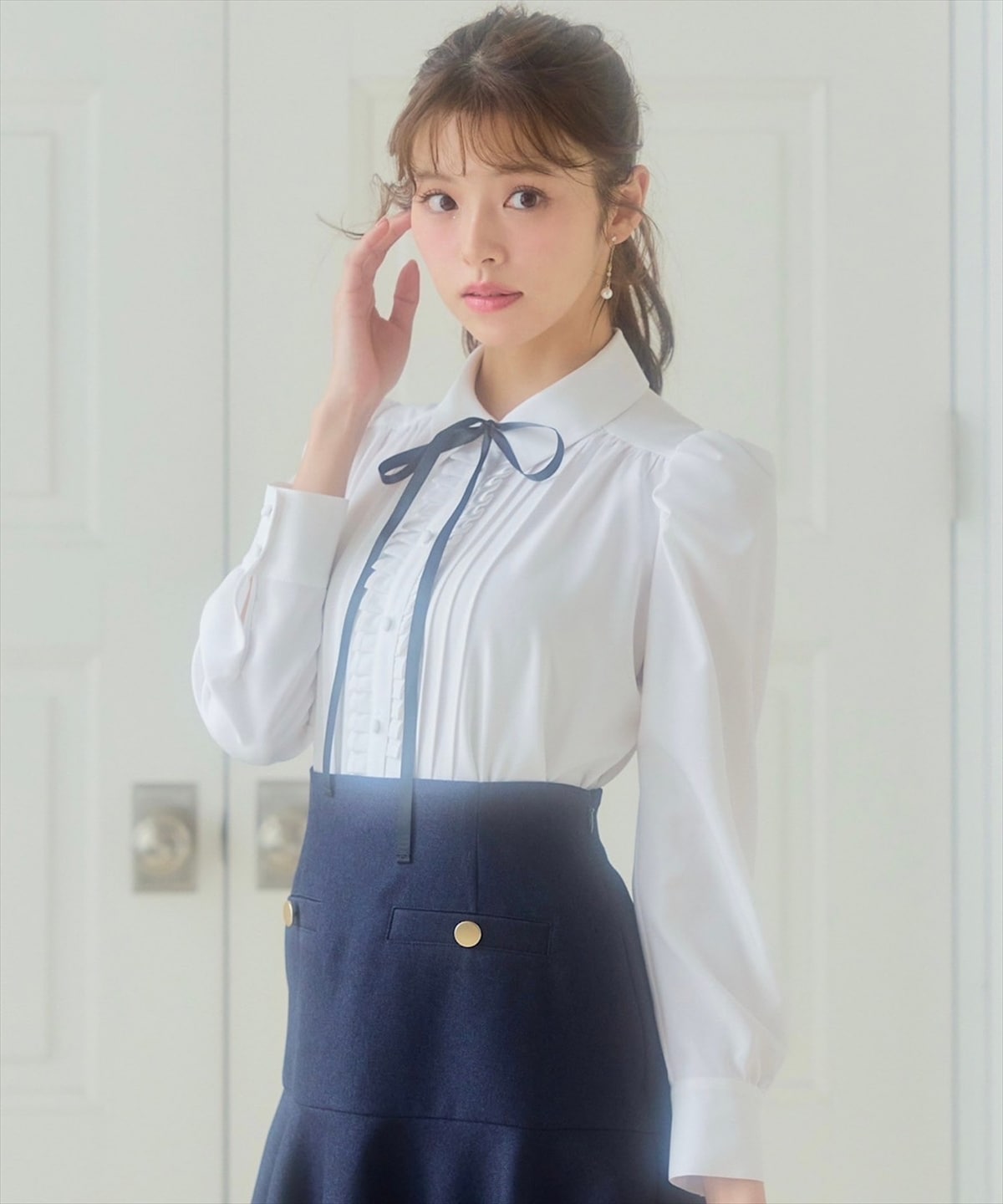 金ボタンカルゼペプラムミニスカート