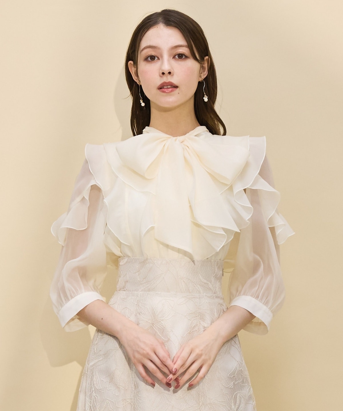 シアービッグリボンフリルブラウス