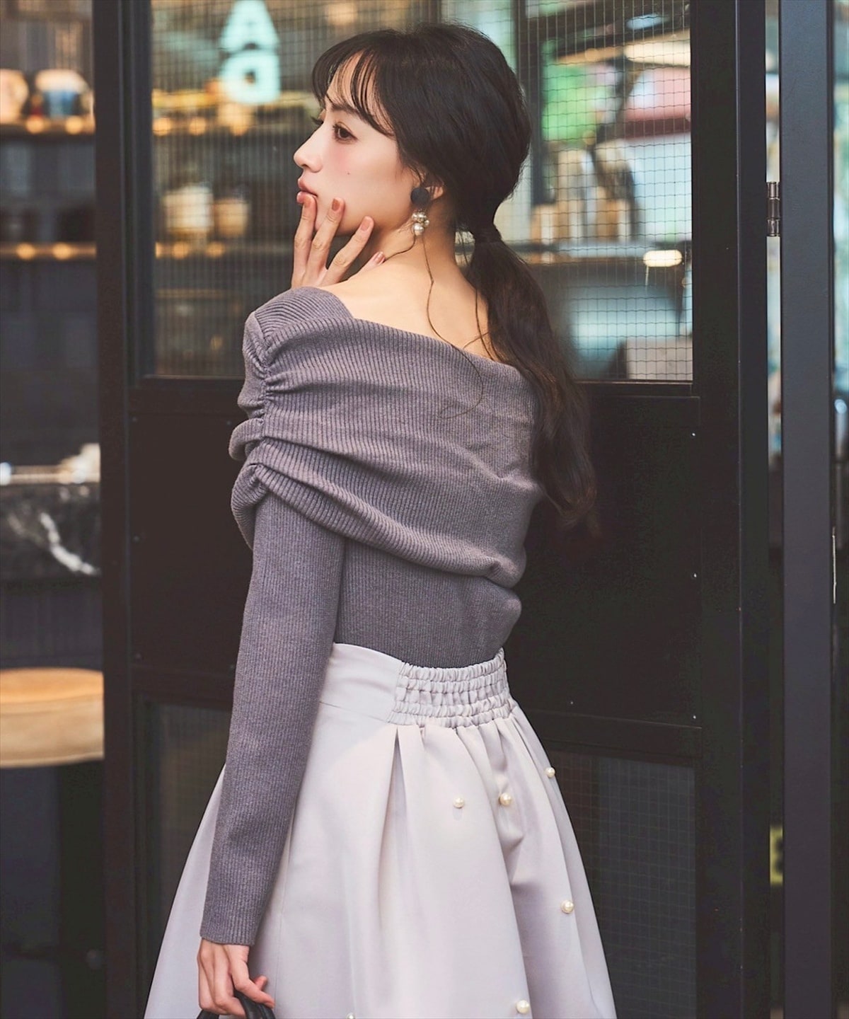 サイドギャザーオフショルニット