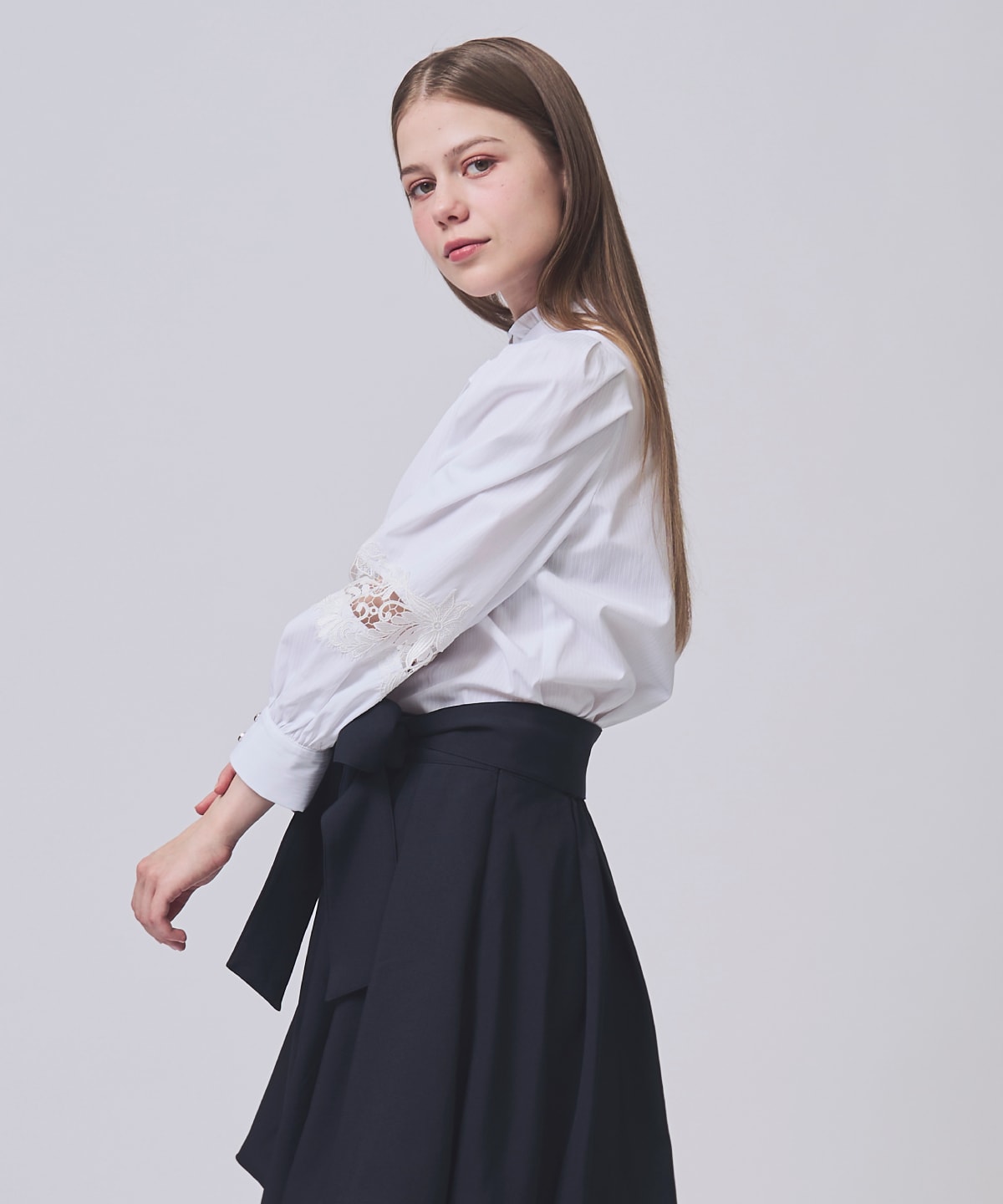 【2/20(Fri)発売】フリルスタンドネック袖レースブラウス