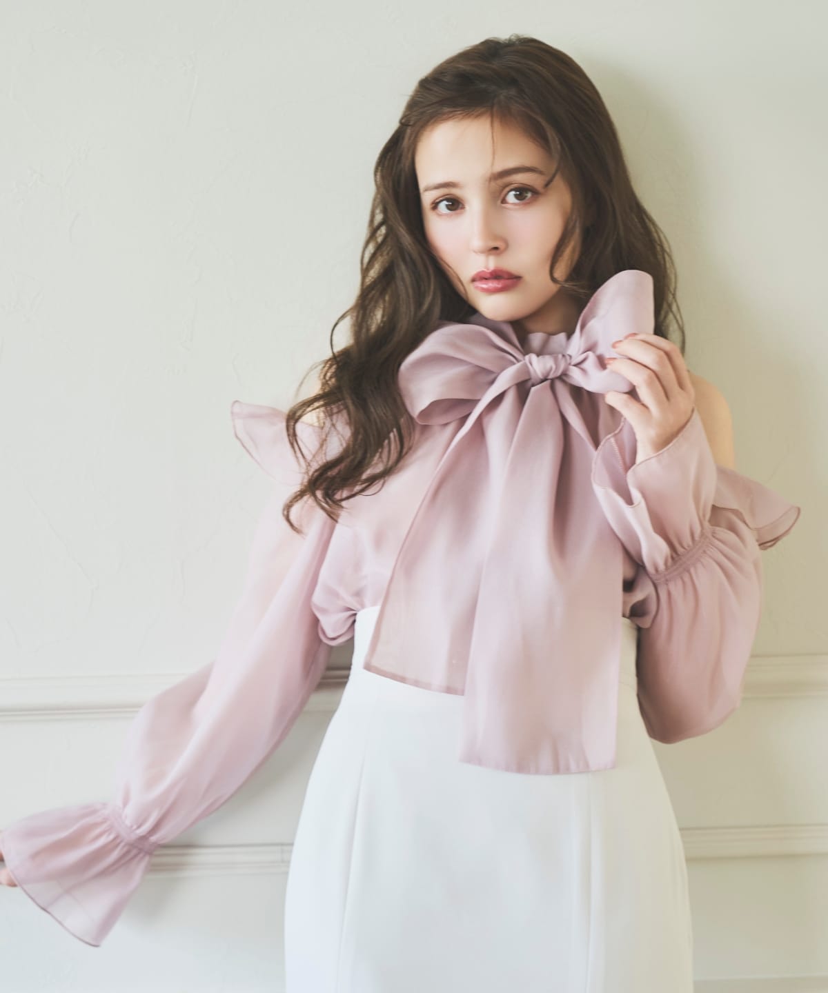 オフショルフリルシアーブラウス