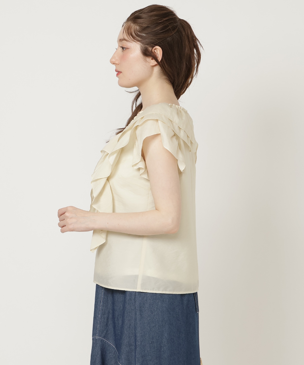 【5/14(Thu)予約開始】ラッフルフリルブラウス