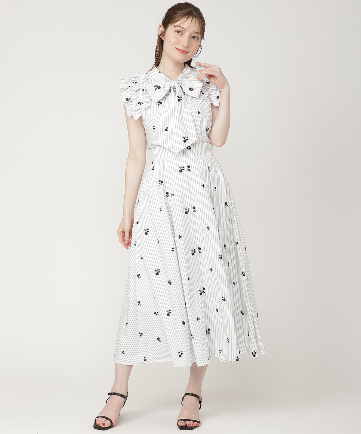 【7/3発売】ストライプ×フラワー刺繍タックフレアスカート