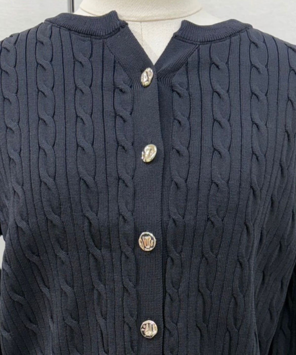 【3/6(Fri)発売】キーネックケーブルニットカーディガン