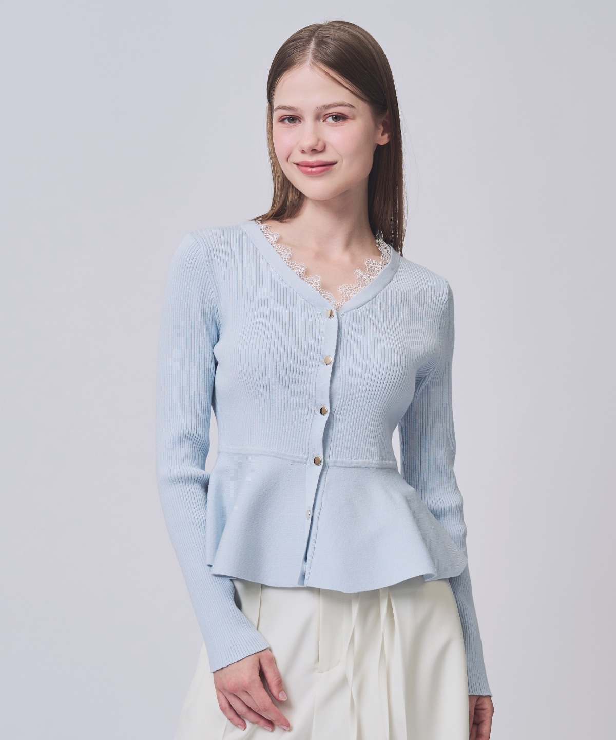 【2/13(Fri)予約開始】レースネックペプラムニット