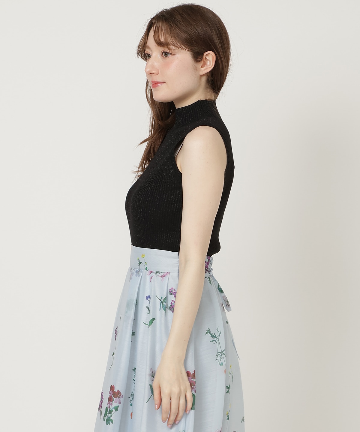 【5/8(Fri)発売】ノースリハイネックラメニット