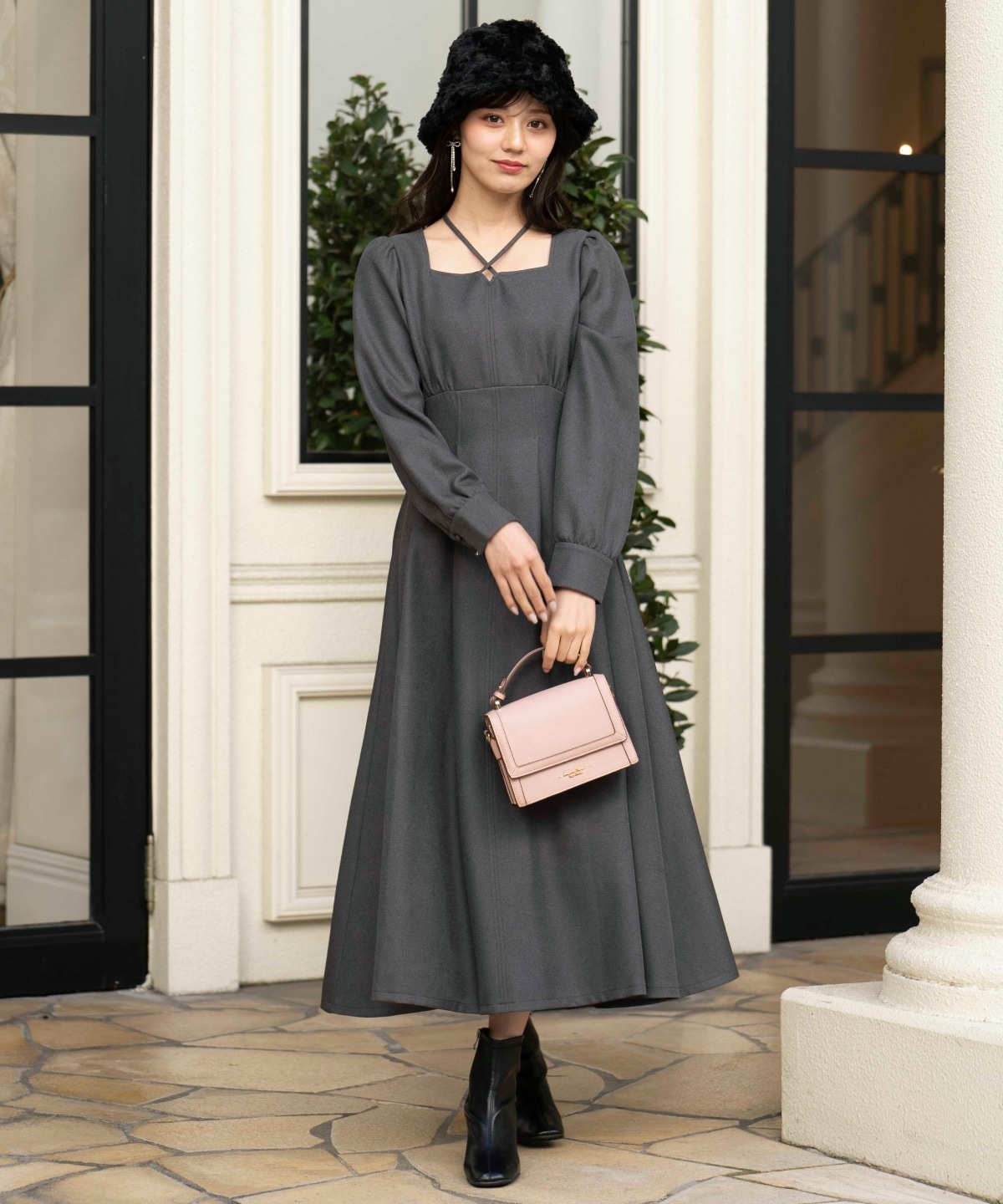 クロスネックフレアワンピース