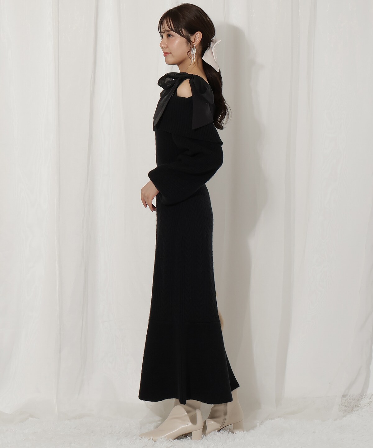 肩リボンケーブルニットワンピース