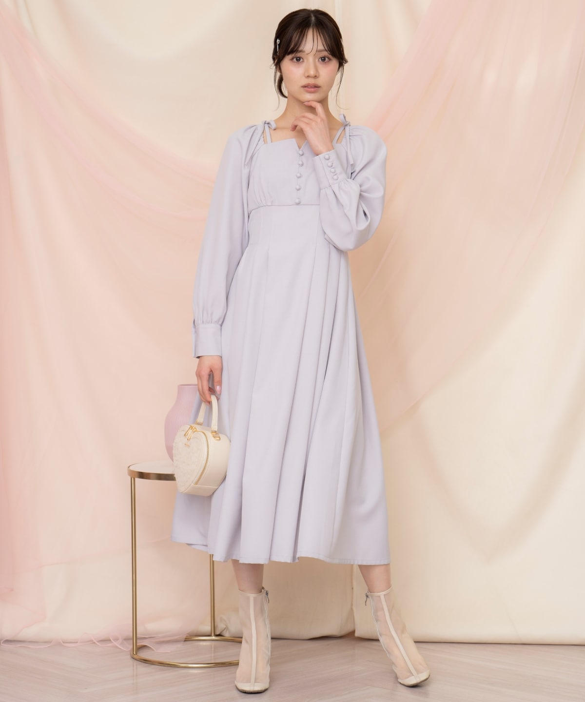 ショルダーリボンタックフレアワンピース