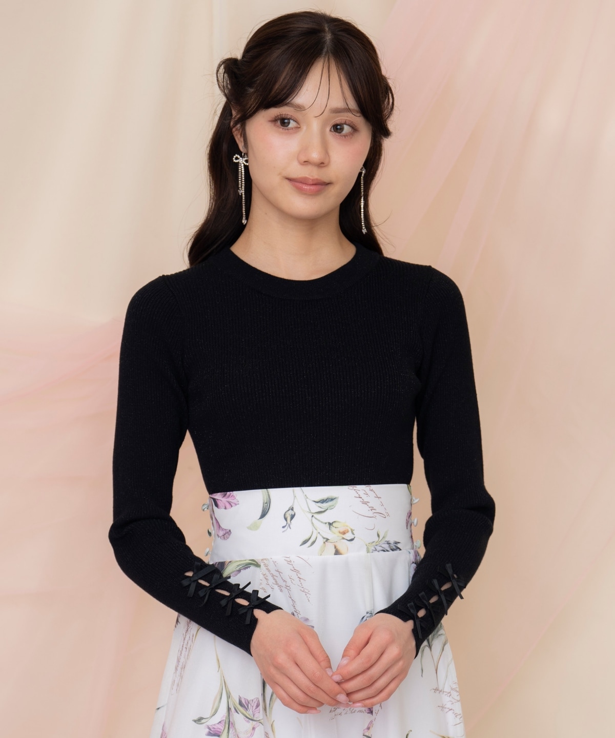 袖リボンボトルネックニット