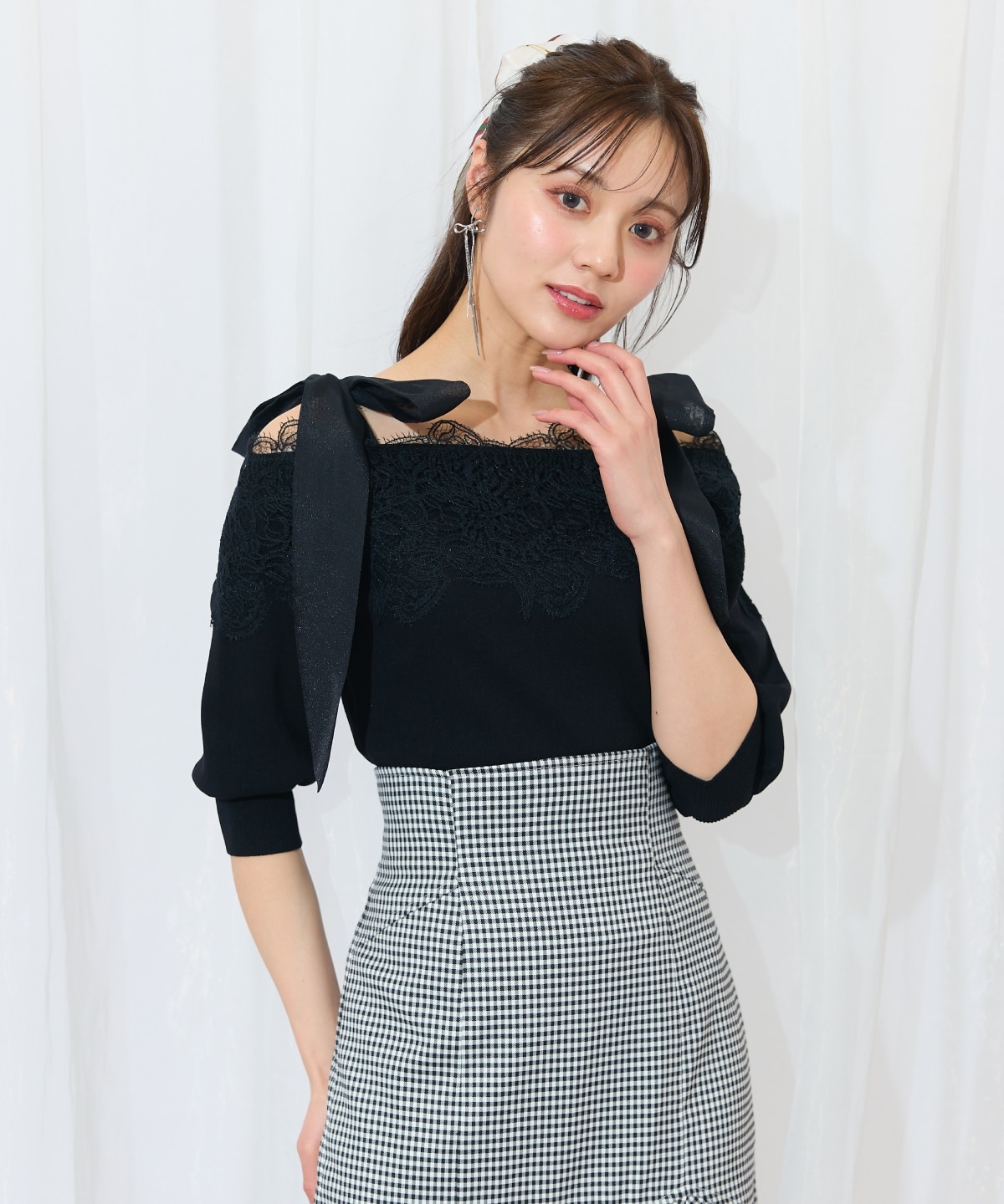 レーストリミング肩リボンニット