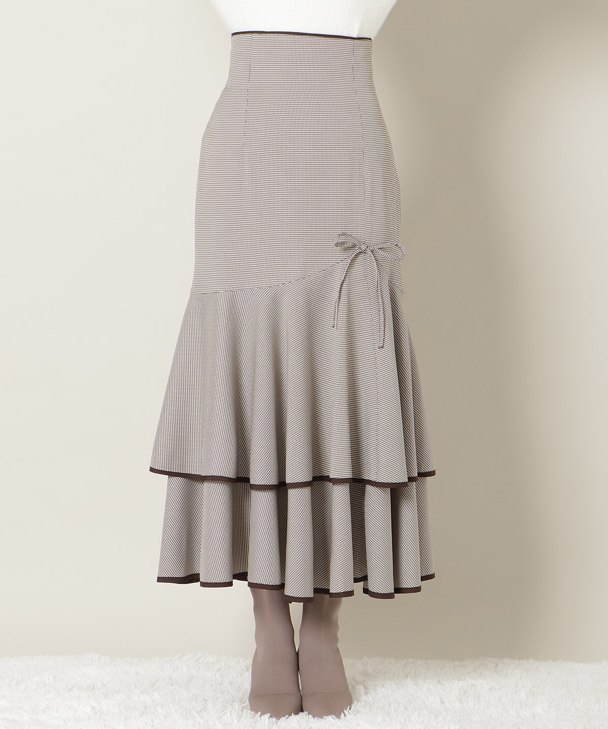 パイピングヘムティアードスカート