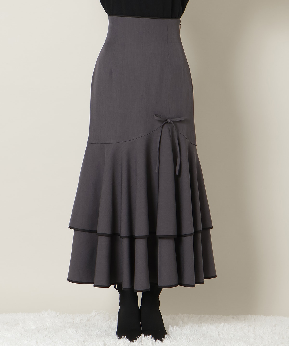 パイピングヘムティアードスカート