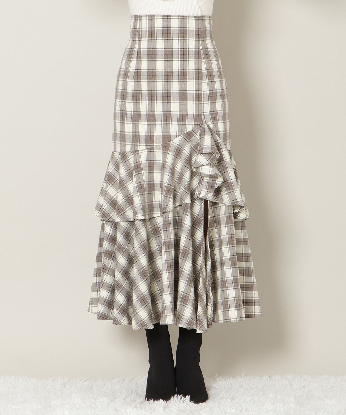 スリットデザインラッフルハイウエストスカート