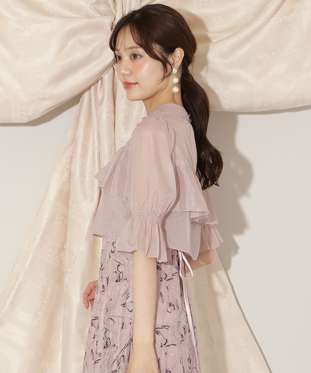 フリル切り替えシフォンブラウス