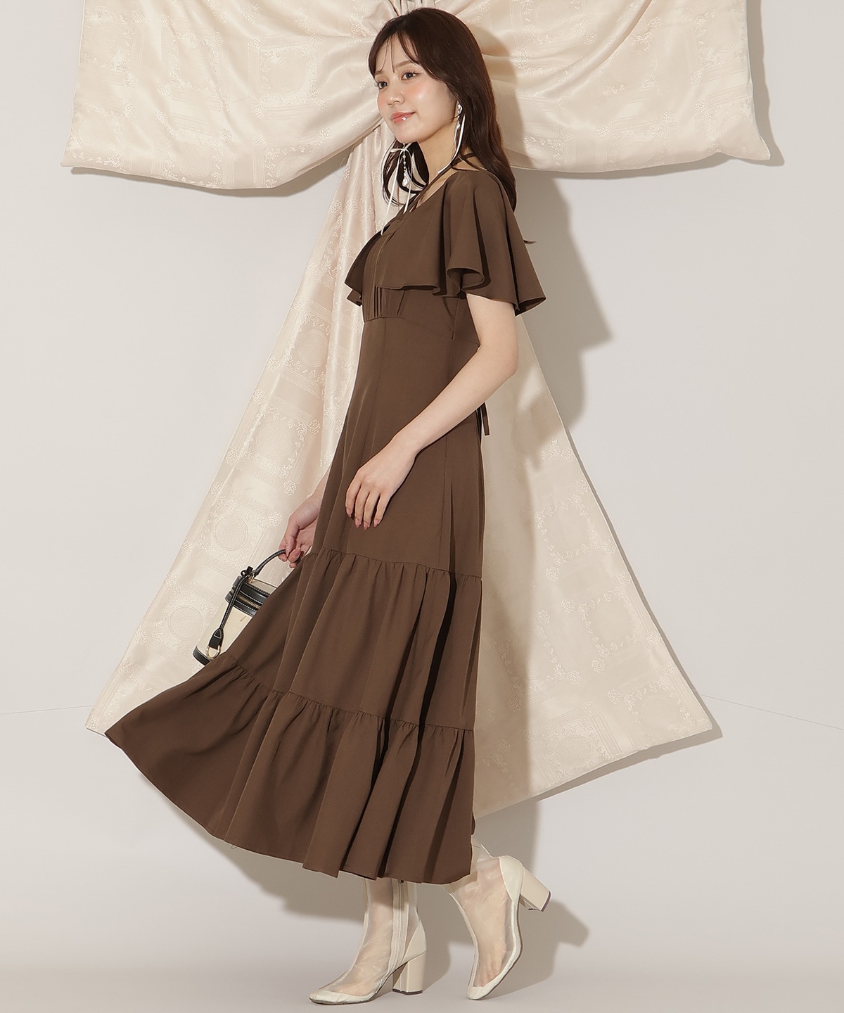 フレアースリーブティアードワンピース