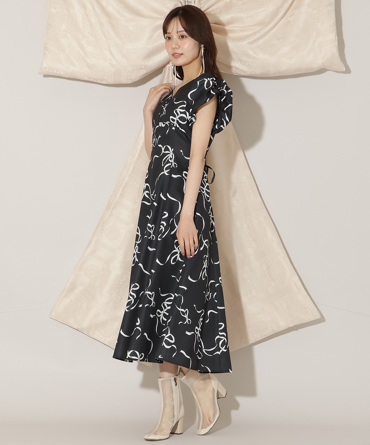 リボンプリントバブルスリーブフレアワンピース