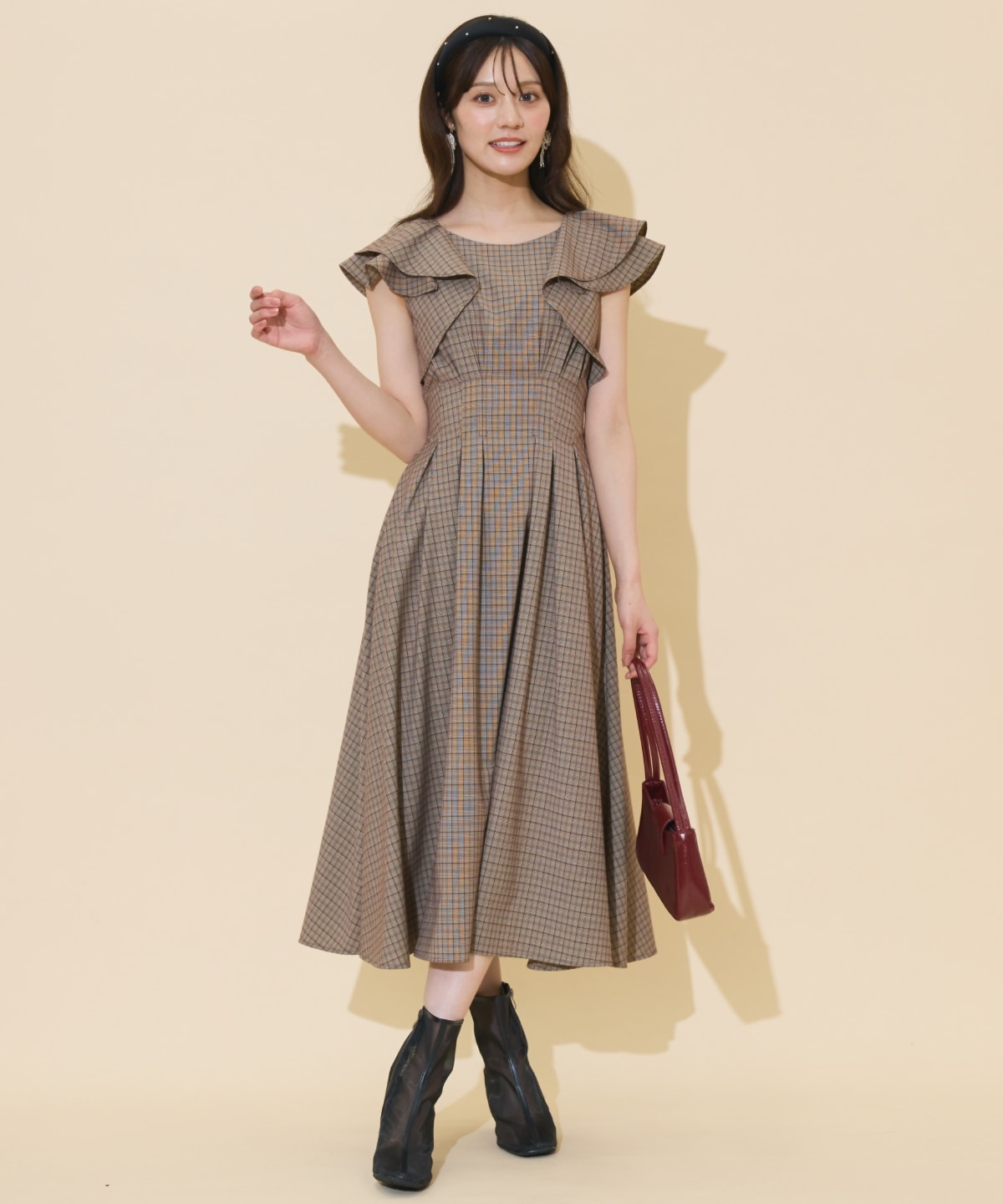 ラッフルスリーブバックリボンワンピース