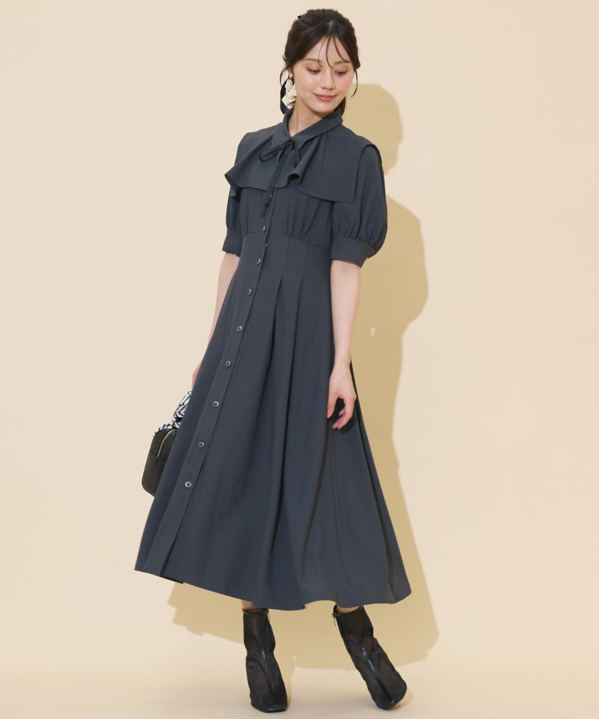 スクエアラッフルシャツワンピース