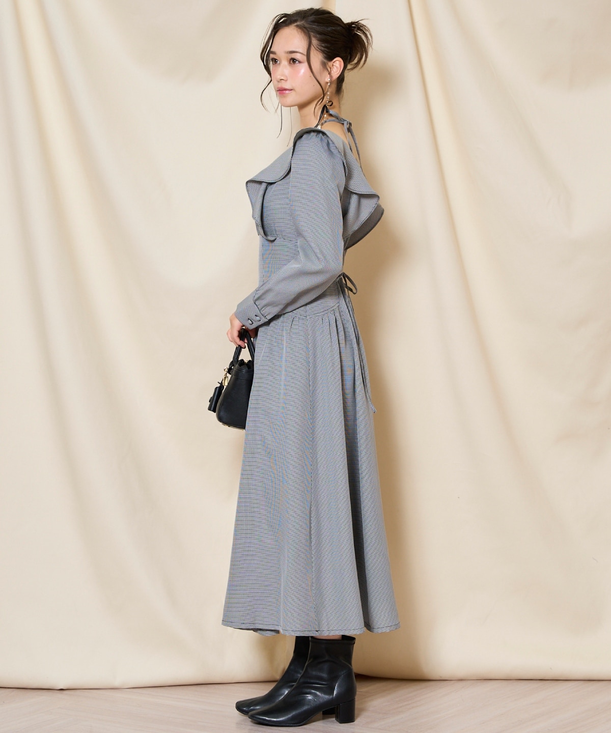 ネックリボンギャザー切り替えワンピース