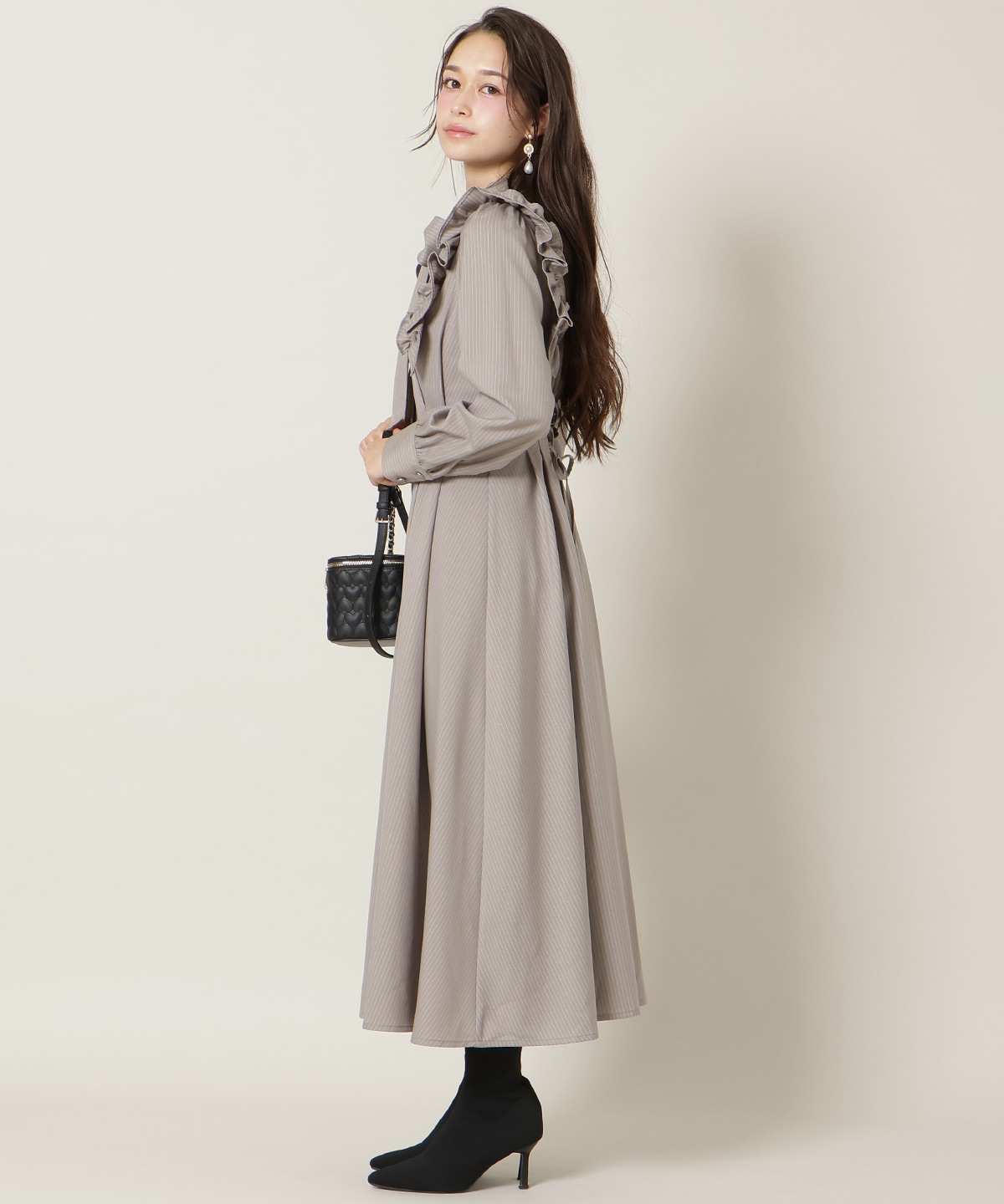 ショルダーフリルリボンタイシャツワンピース