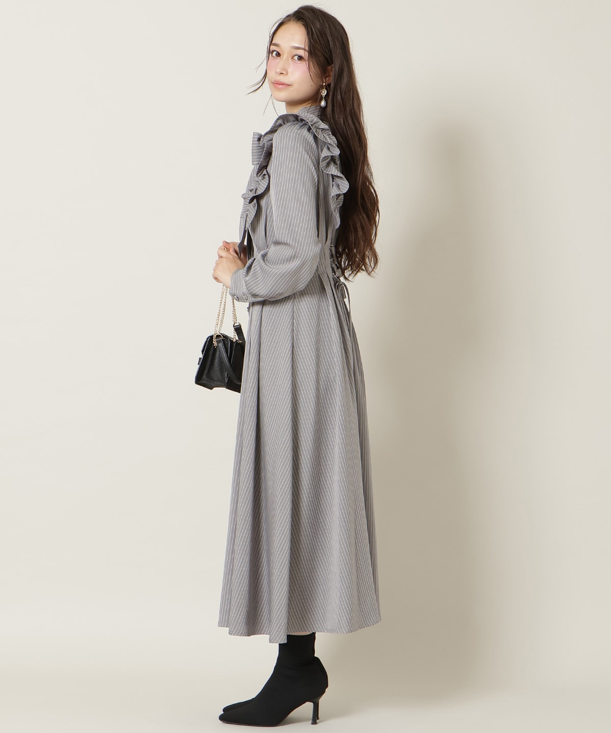 ショルダーフリルリボンタイシャツワンピース