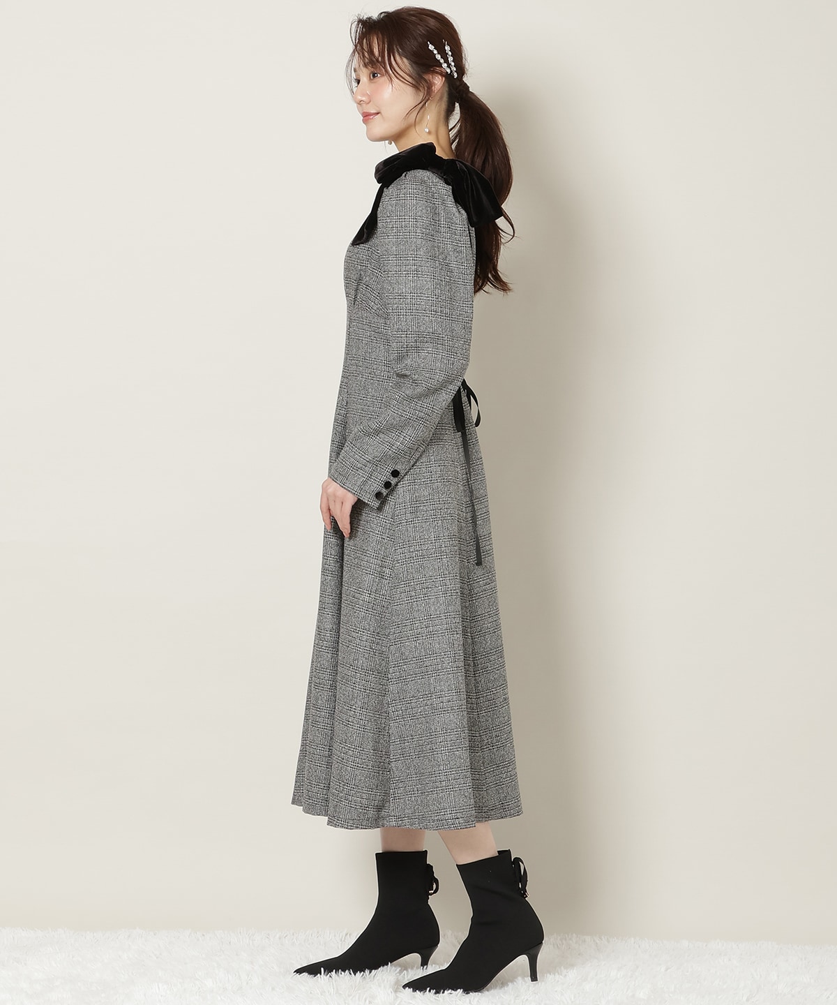 アシメリボンボートネックフレアワンピース