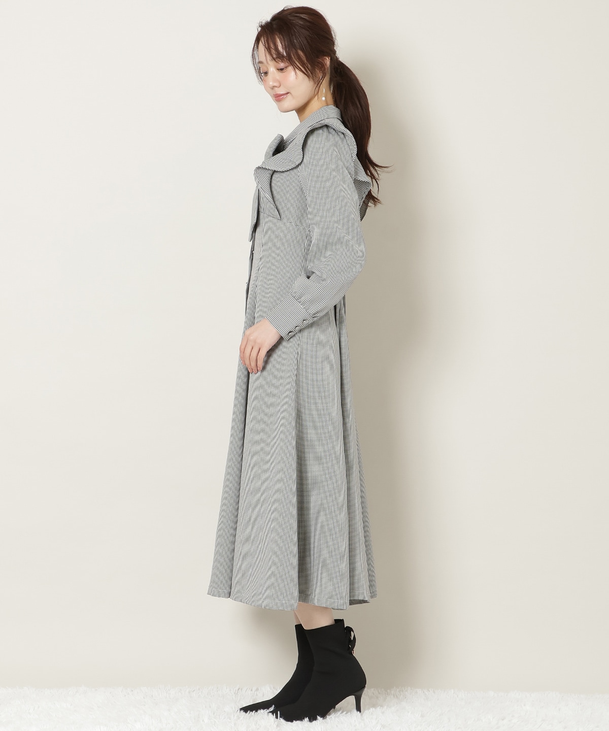 リボンタイラッフルフレアワンピース