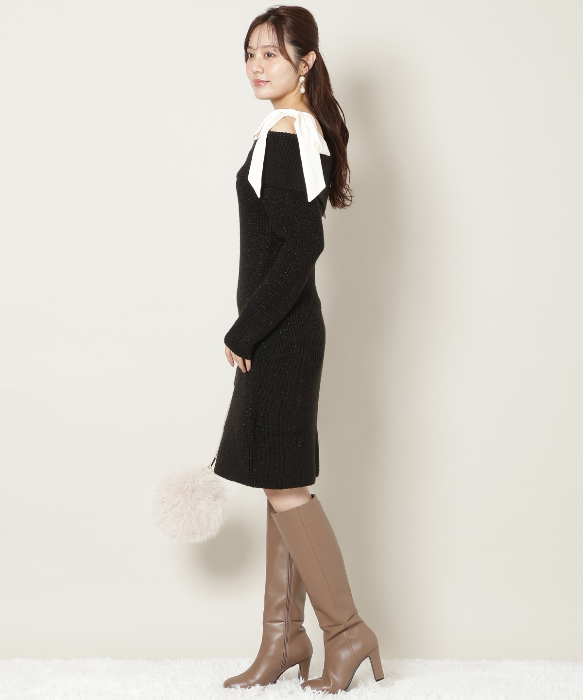 リボンショルダーオフショルニットワンピース