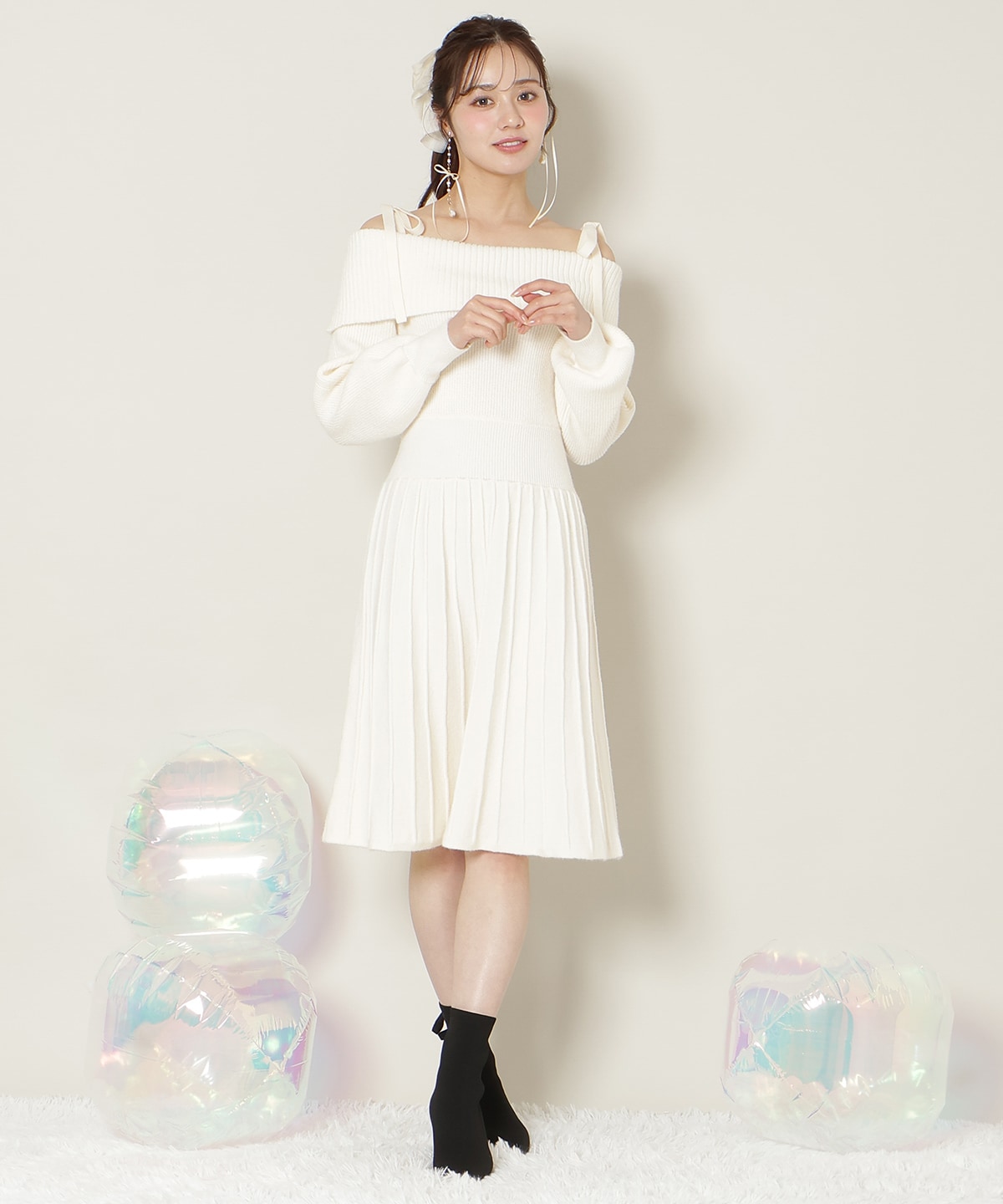 【12/18(thu) 12時予約スタート】オープンショルダープリーツニットOP