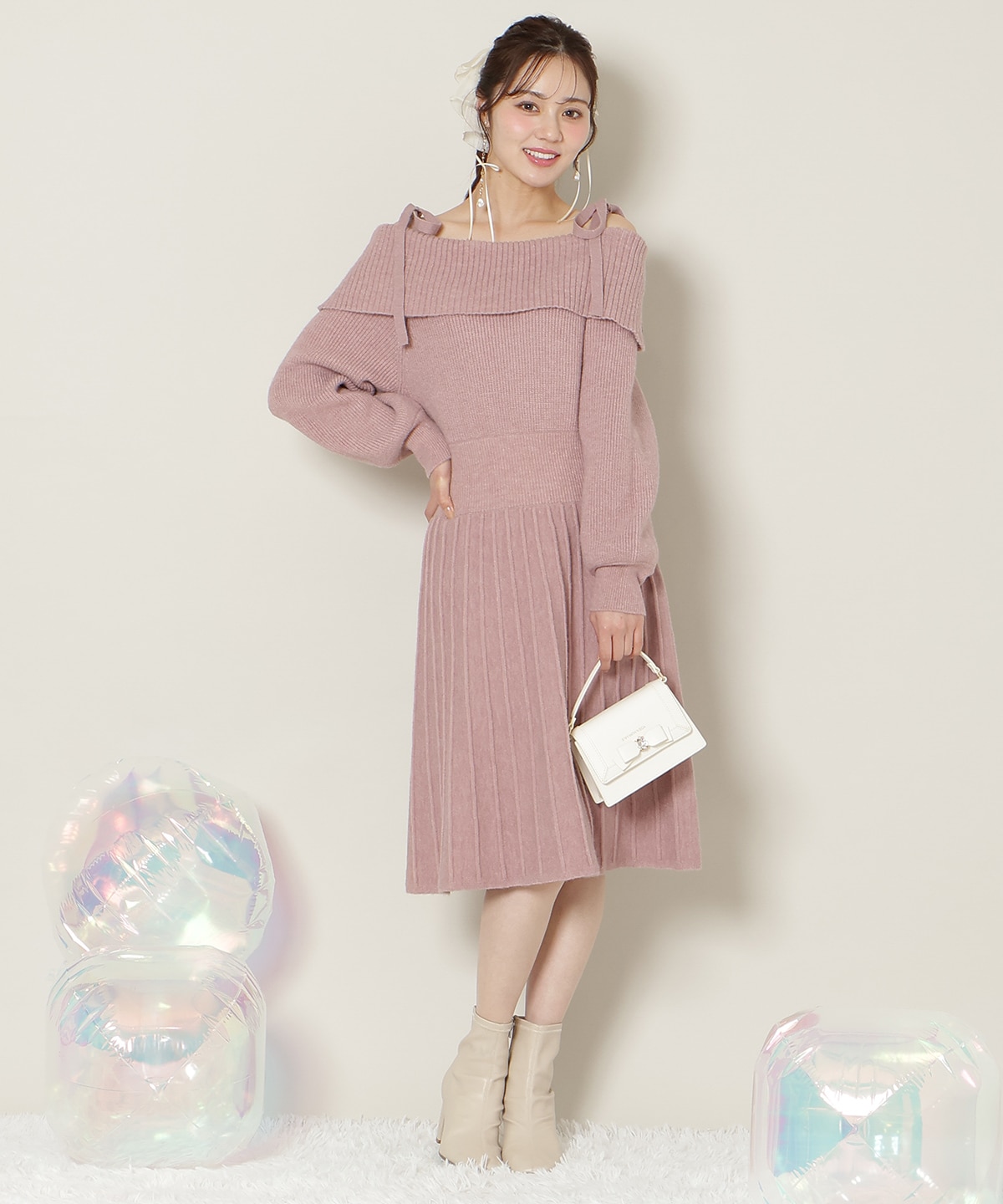 【12/18(thu) 12時予約スタート】オープンショルダープリーツニットOP