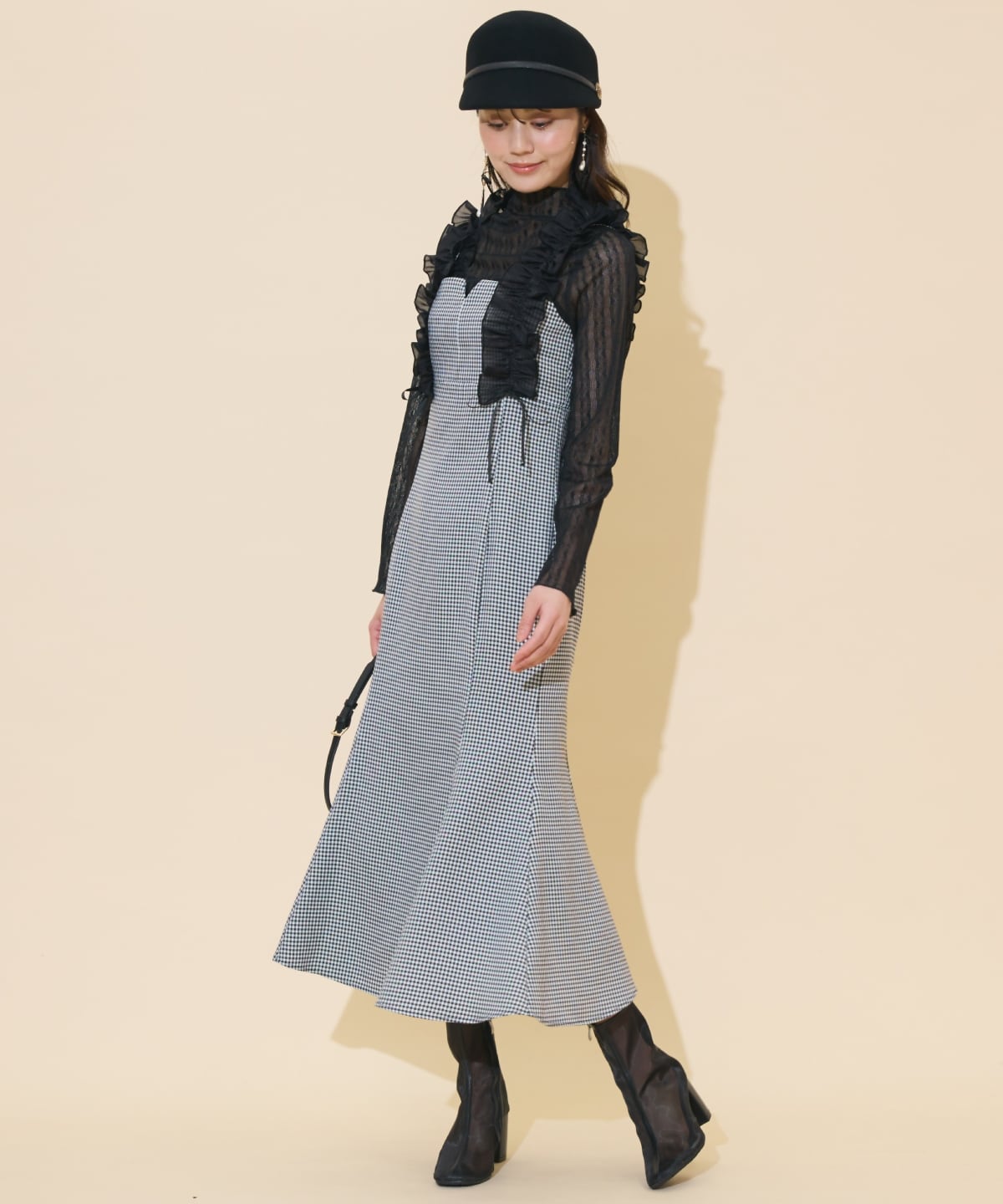 フリルショルダーマーメイドワンピース