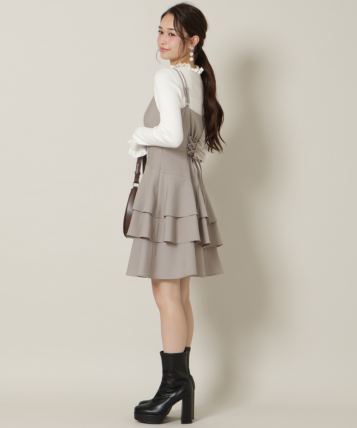 ダブルストラップアシンメトリーワンピース