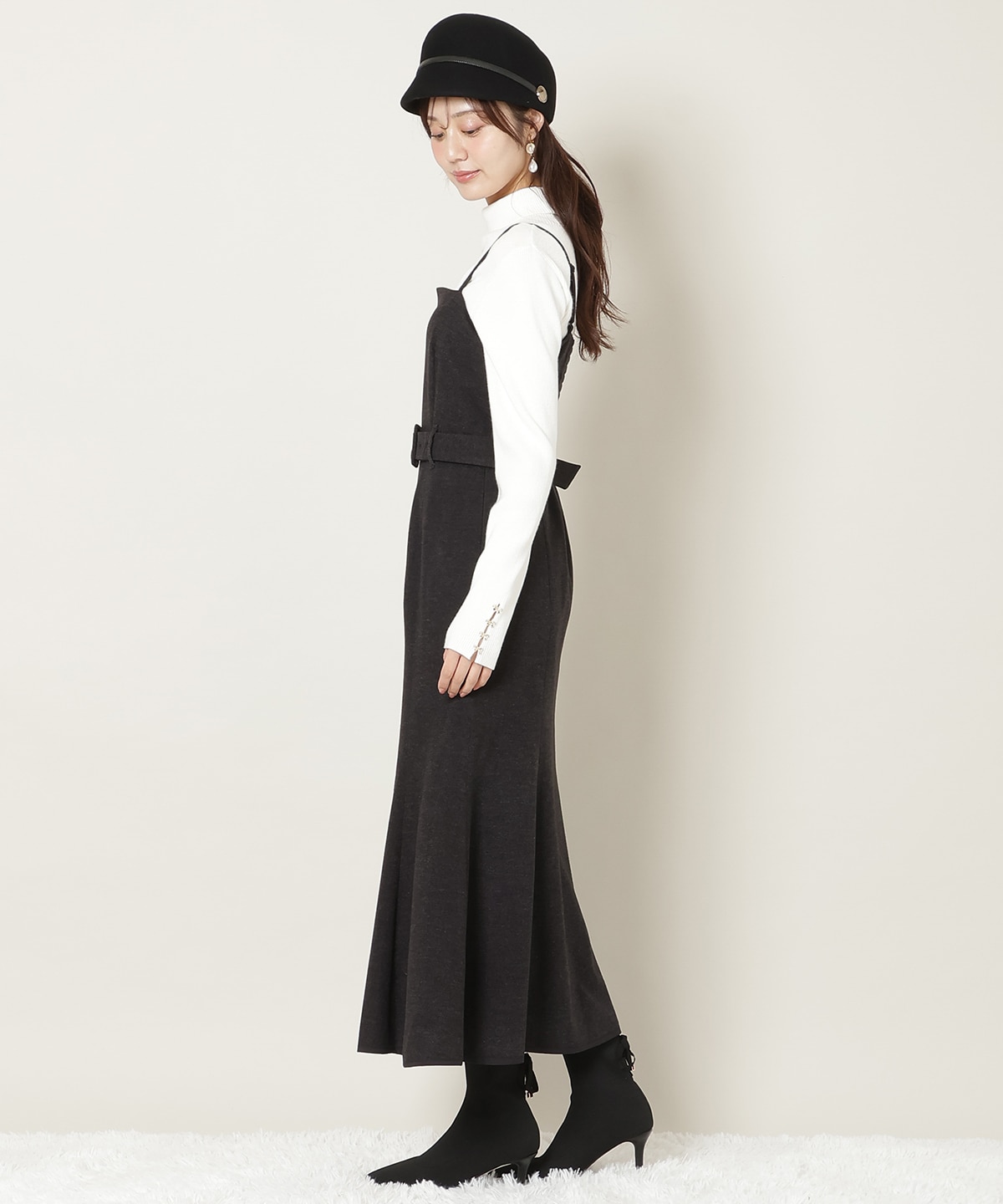 ベルト付きVカットマーメイドキャミワンピース