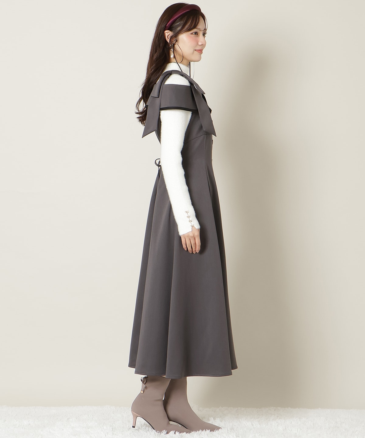 アシンメトリーリボンショルダーワンピース