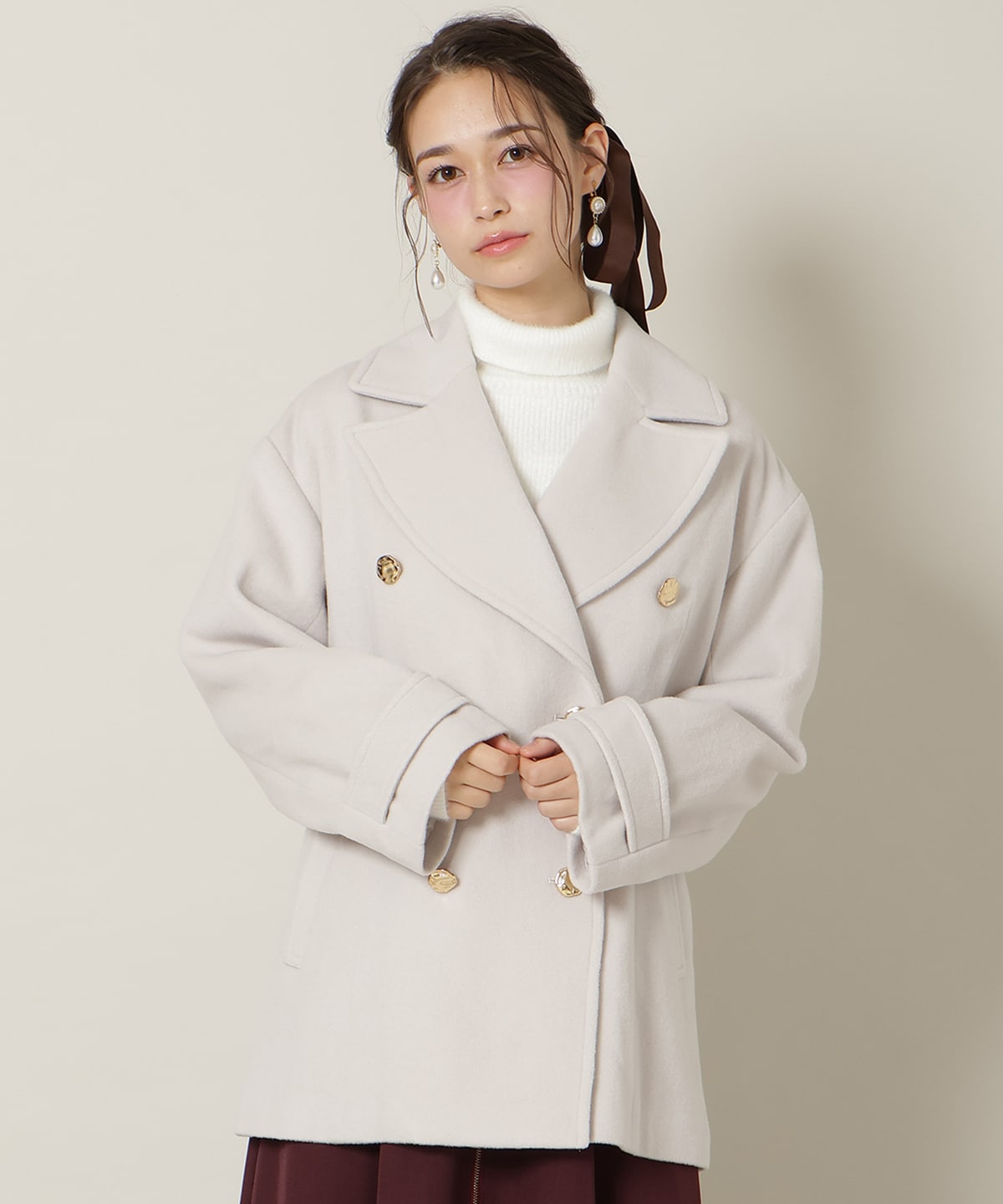 ゴールドボタンミドル丈Ｐコート