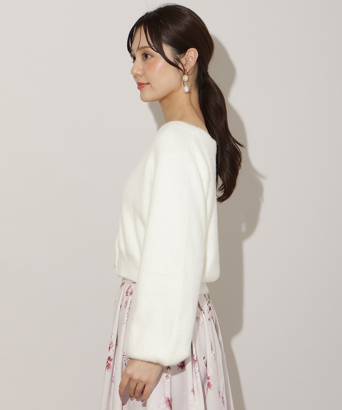 【再入荷予約受付中】アソートボタンラメフェザーカーディガン