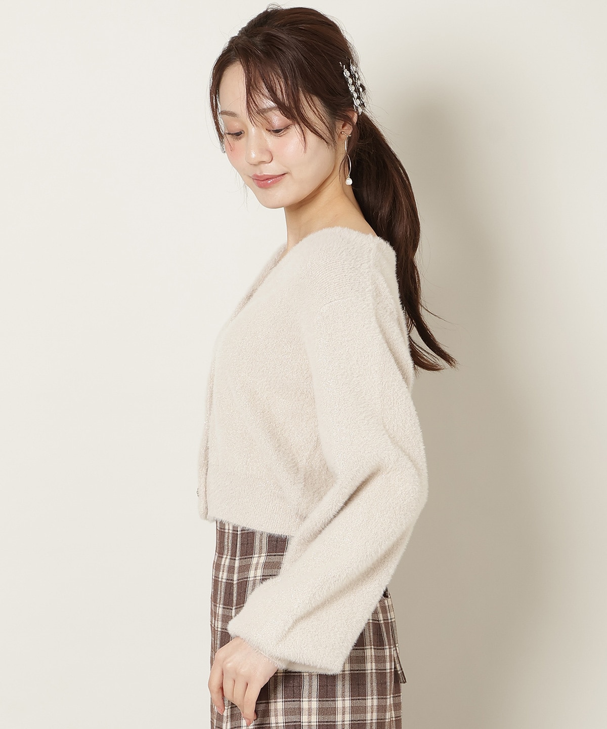 【新色追加】アソートボタンラメフェザーカーディガン