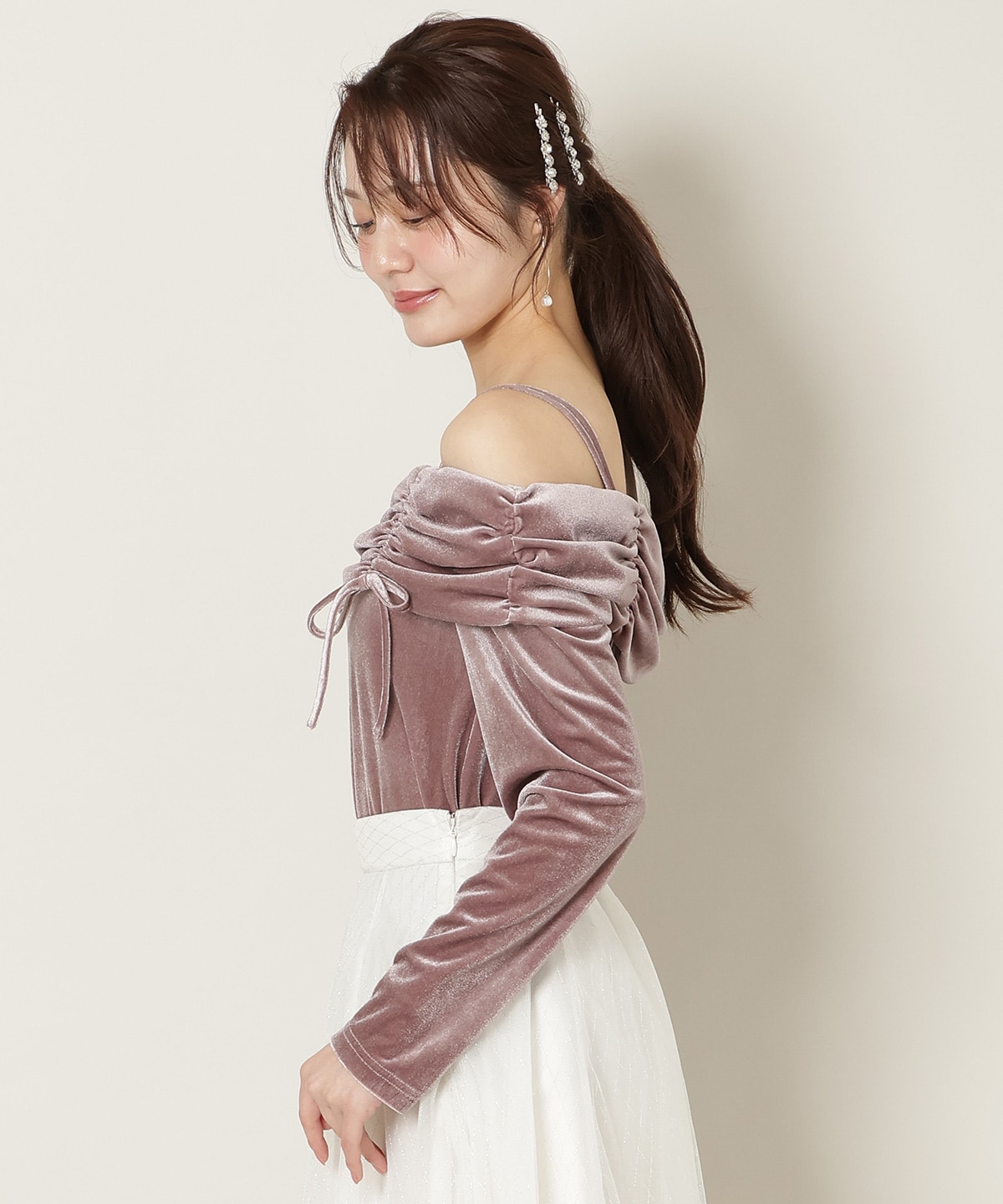 ギャザーオフショルベロアトップス