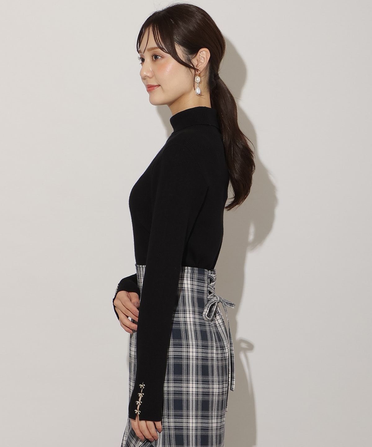 袖口リボンリブタートルニット