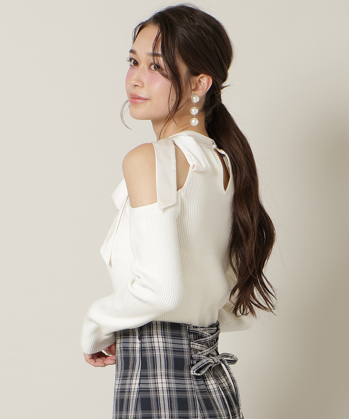 ワンショルリボンタイリブニット