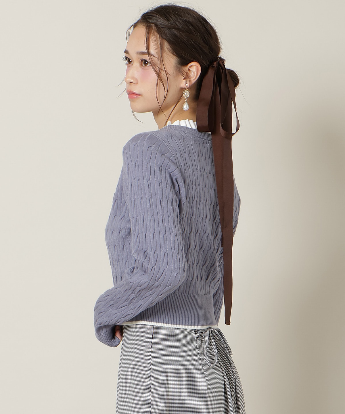 フリルレイヤードケーブルニット