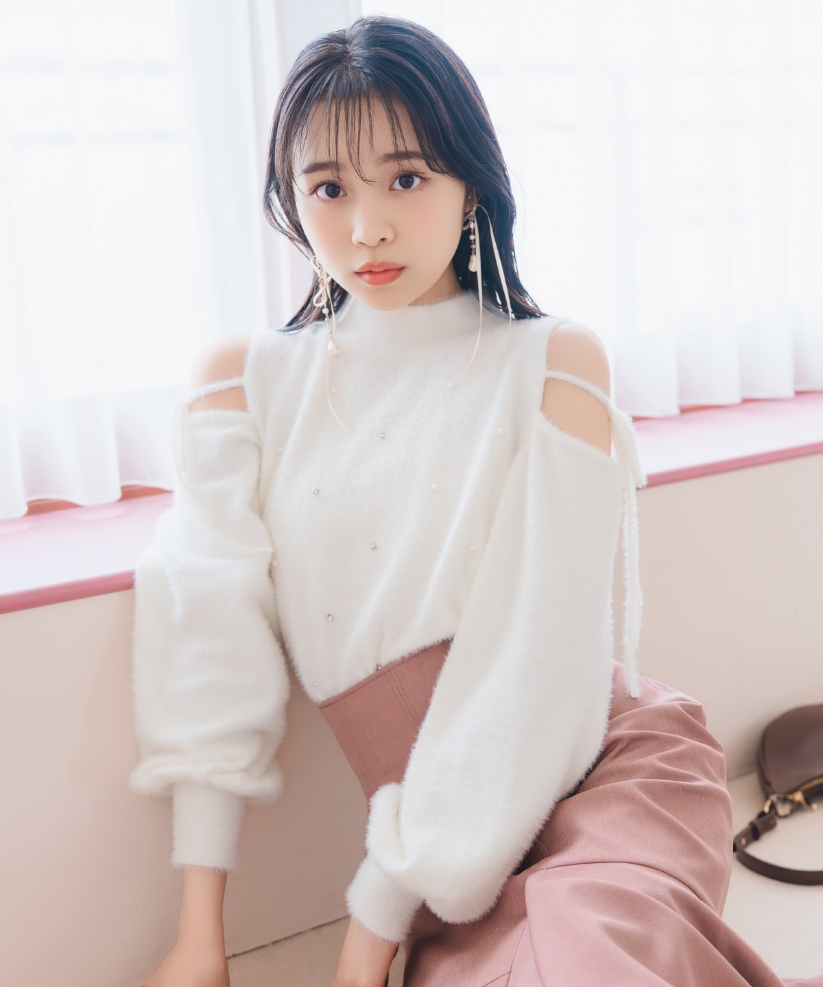 パールビジューフェザーニットトップス