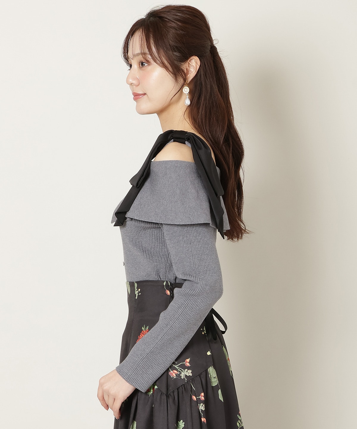 リボンオフショルニットプルオーバー