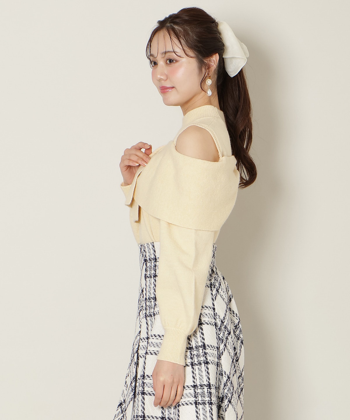 【1/1(thu)10時発売 New Year's Item】ツイストリボンオフショルニット