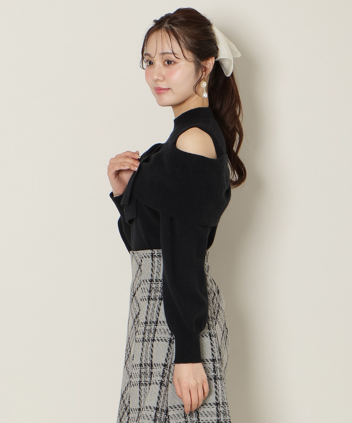 【1/1(thu)10時発売 New Year's Item】ツイストリボンオフショルニット