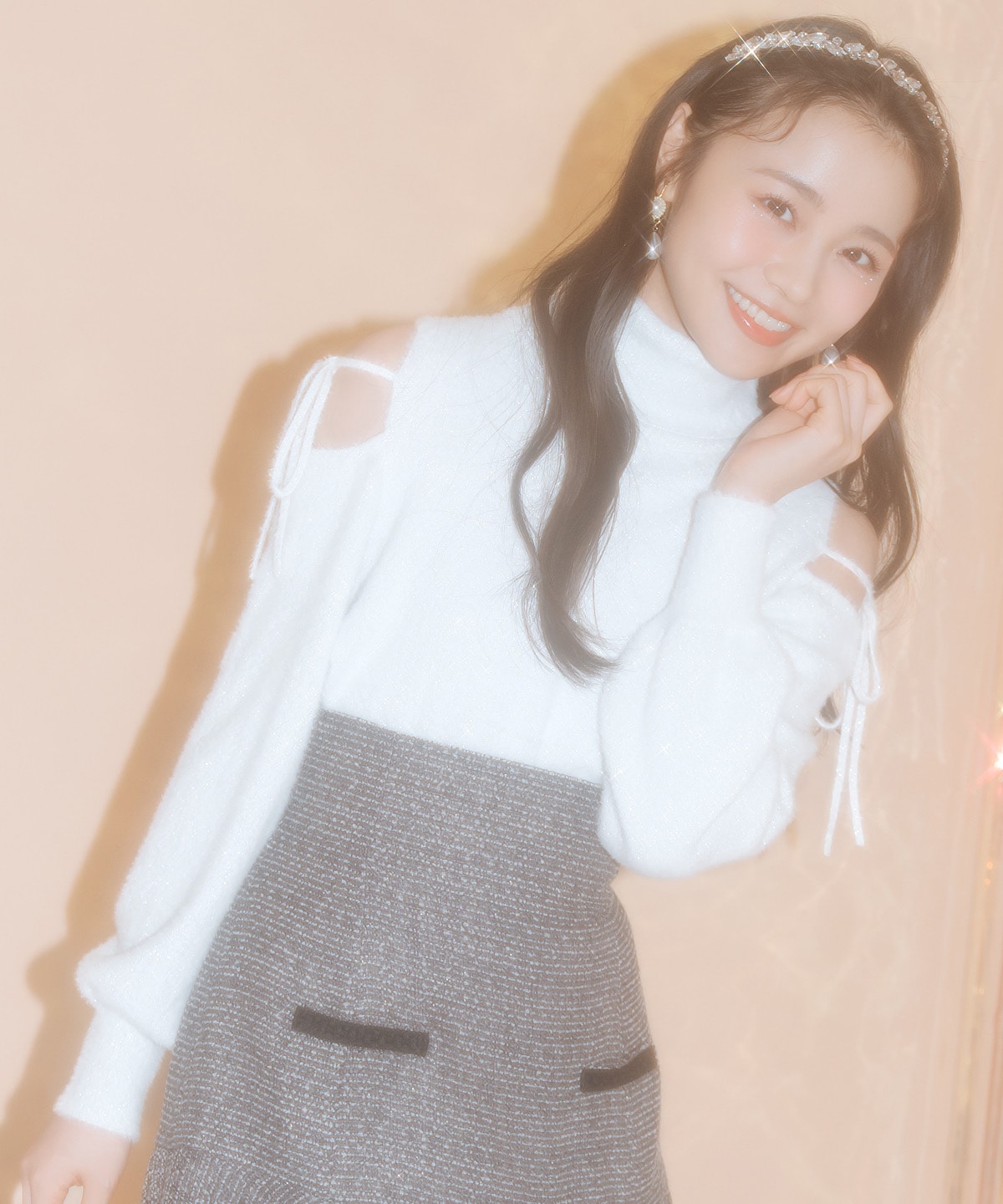 【1/1(thu)10時発売 New Year's Item】オープンショルダーラメフェザーニット