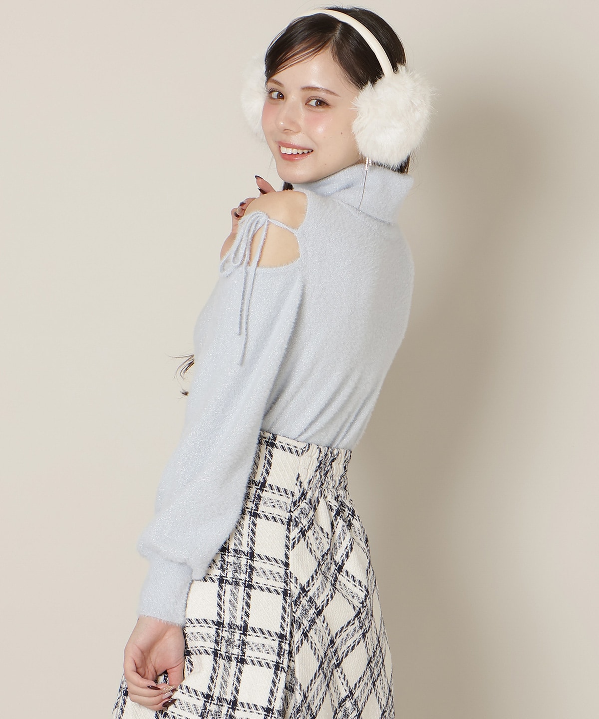 【1/1(thu)10時発売 New Year's Item】オープンショルダーラメフェザーニット