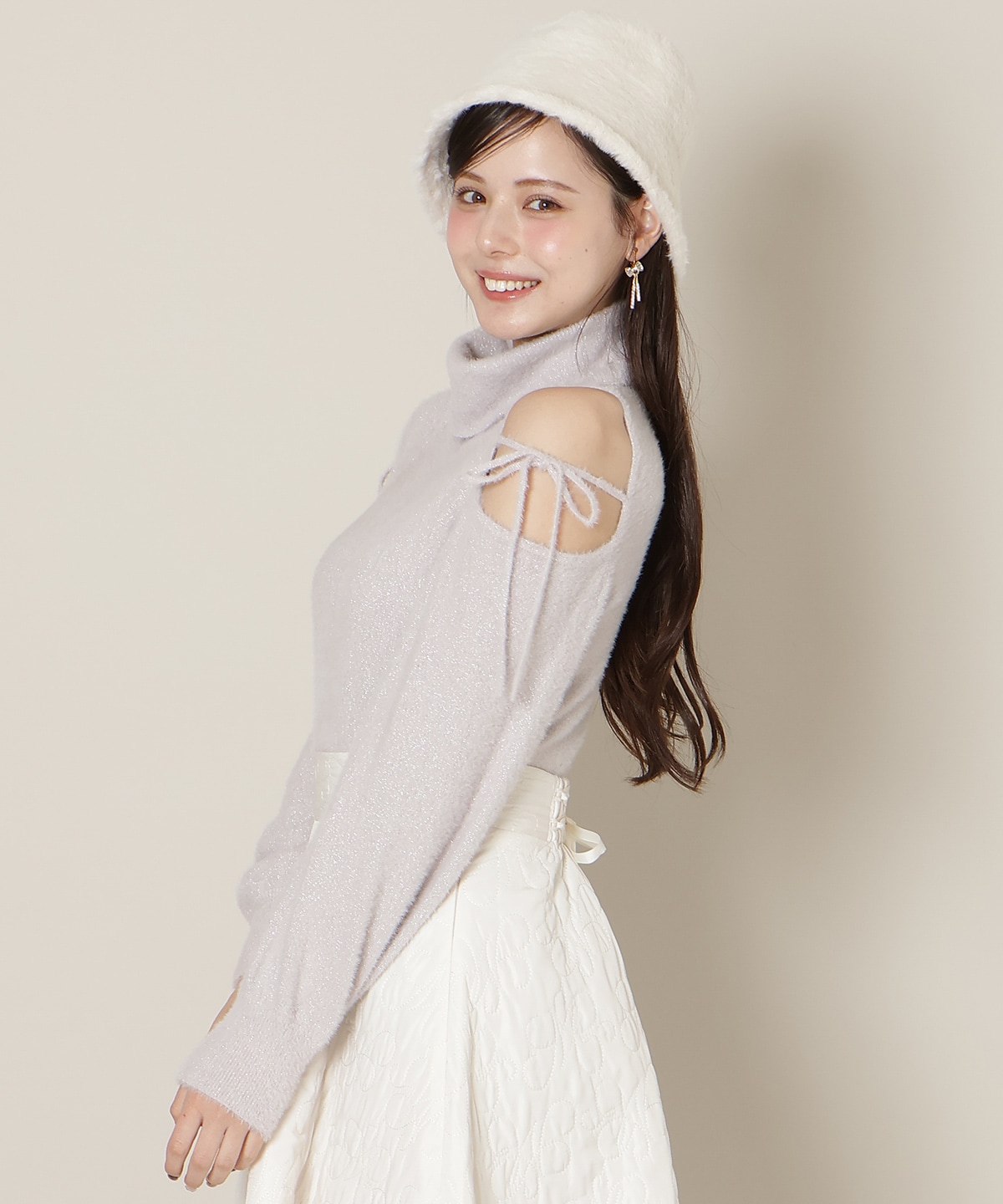 【1/1(thu)10時発売 New Year's Item】オープンショルダーラメフェザーニット