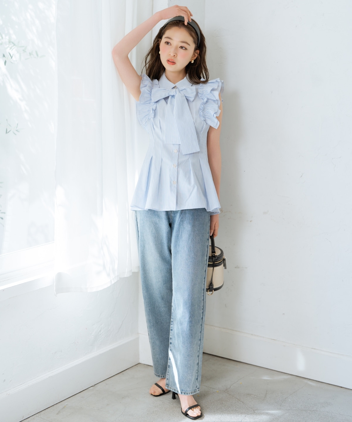 フリルスリーブペプラムブラウス